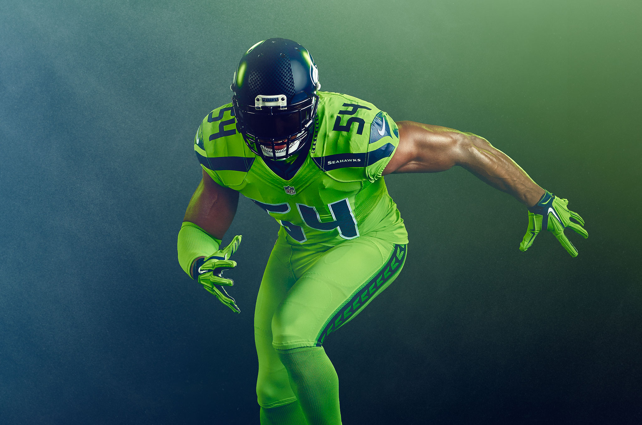 Zach Ancell Photography CA. Seattle Sports SEAHAWKS COLOR RUSH run